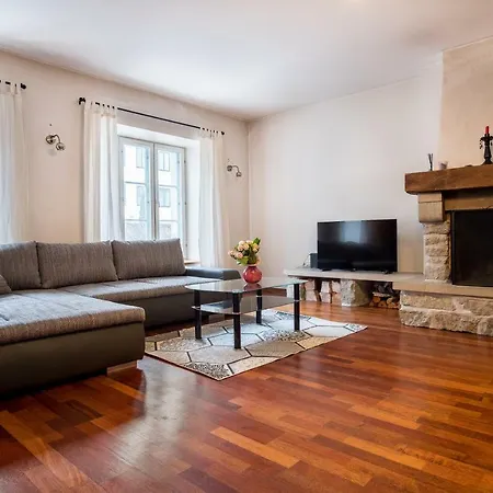 Old Town With Sauna And Fireplace Apartman